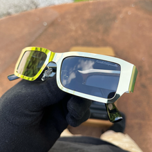 Load image into Gallery viewer, Gold Y2K Slick Frames