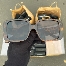 Load image into Gallery viewer, Sweet Love Leopard Frames